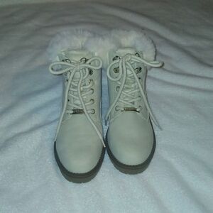 ESPRIT light green fluff boots